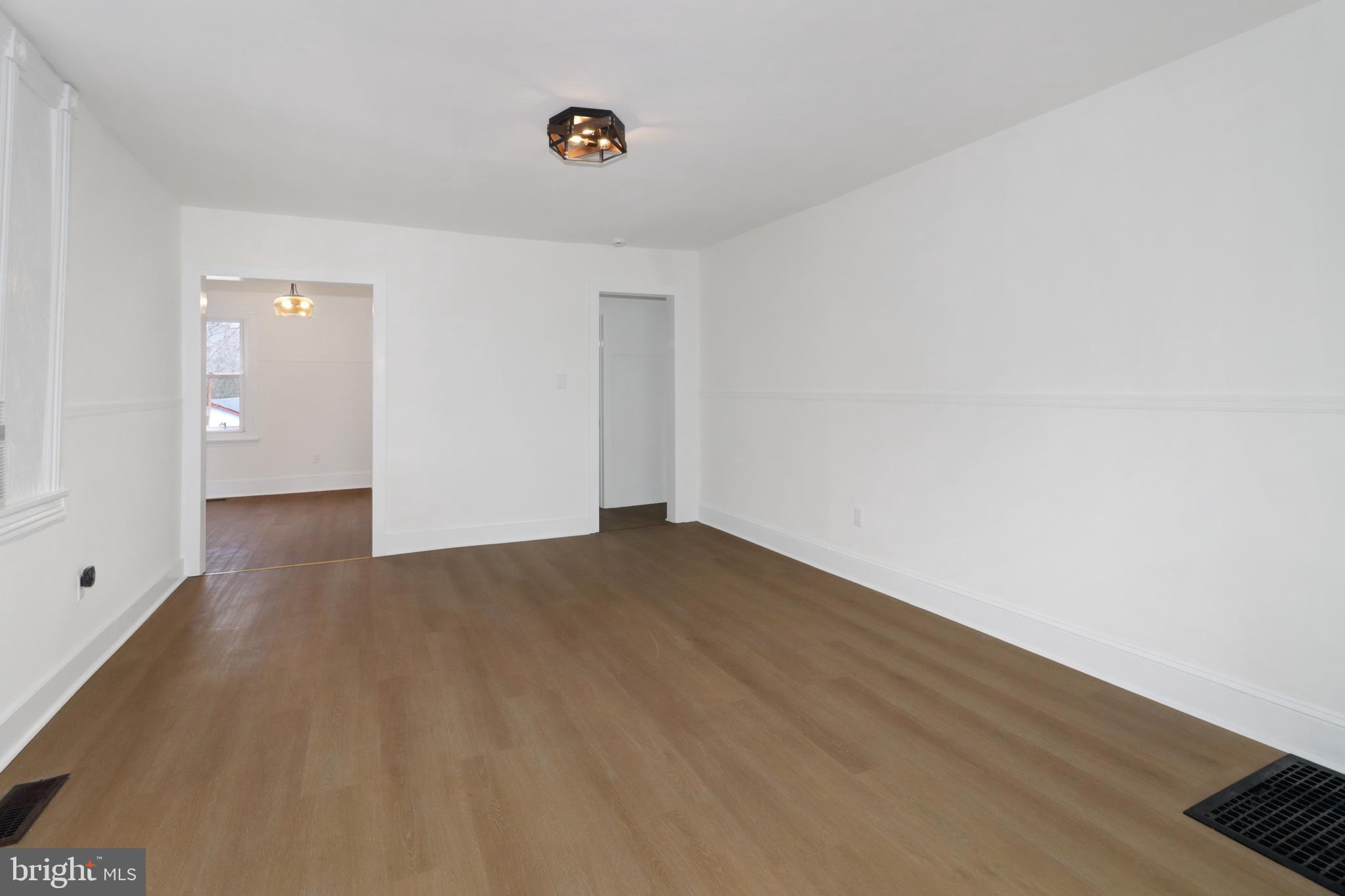 24369 West Main Street, Unit A Columbus, NJ 08022 - Photo 16 of 69 Dining Room