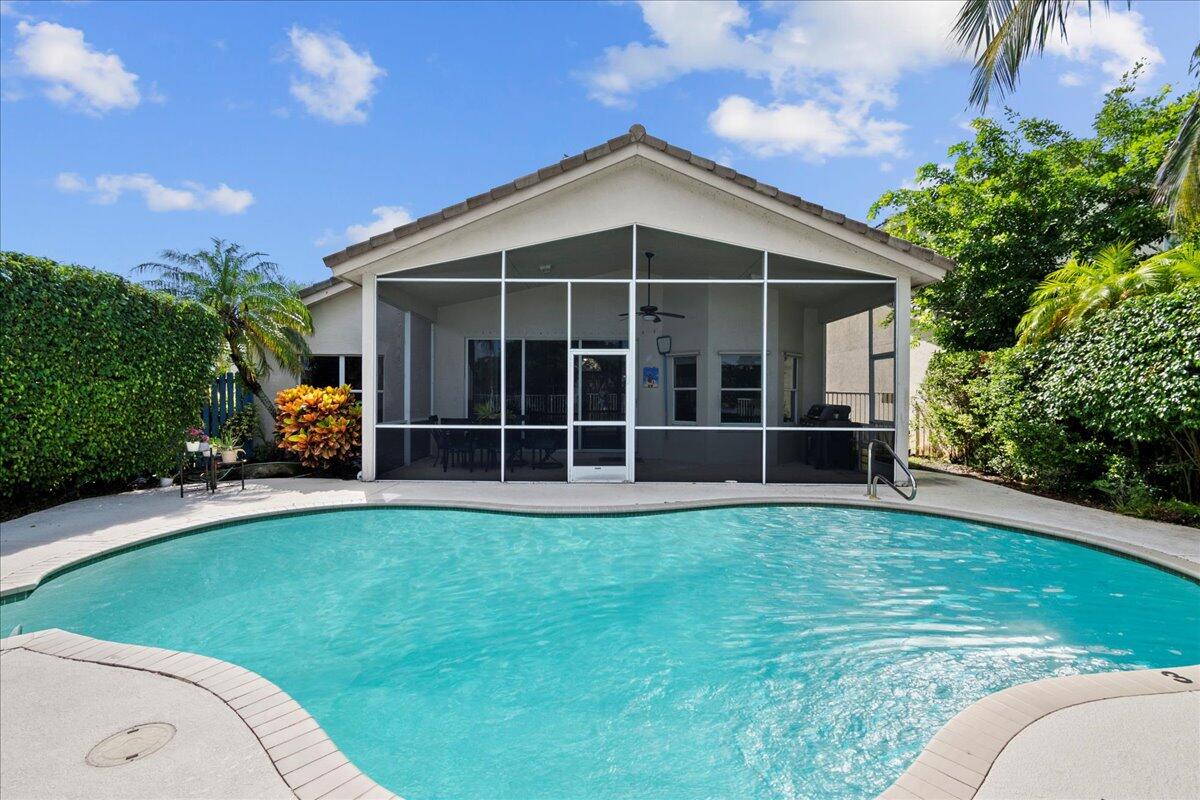 3526 Old Lighthouse Circle Wellington, FL 33414 - Photo 22 of 35 3526 lanai back pool day