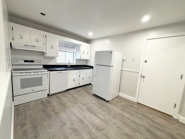 $2,100 | 75 Vine Street, Unit B4, Saugus, MA 01906