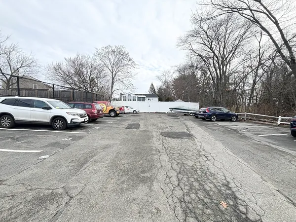 $2,100 | 75 Vine Street, Unit B4, Saugus, MA 01906