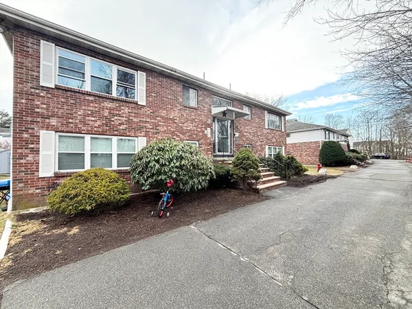 $2,100 | 75 Vine Street, Unit B4, Saugus, MA 01906