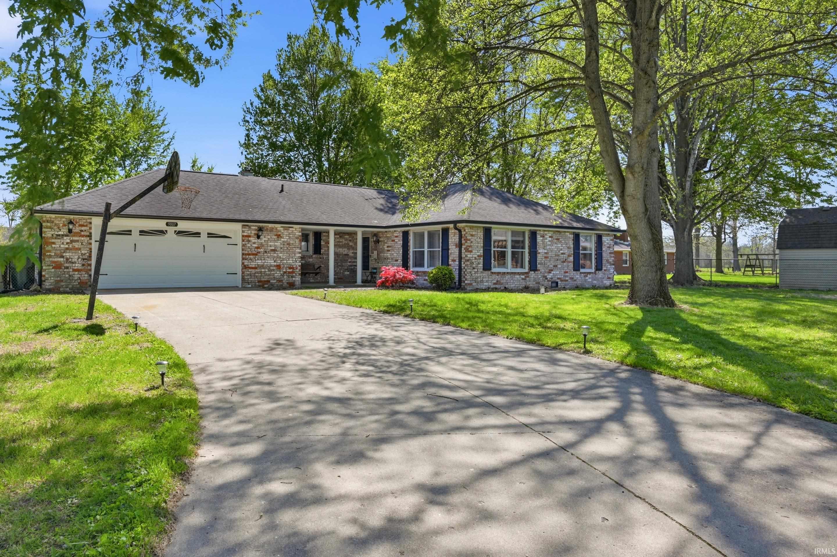 9007 Surrey Drive Pendleton, IN 46064 - Photo 1 of 23