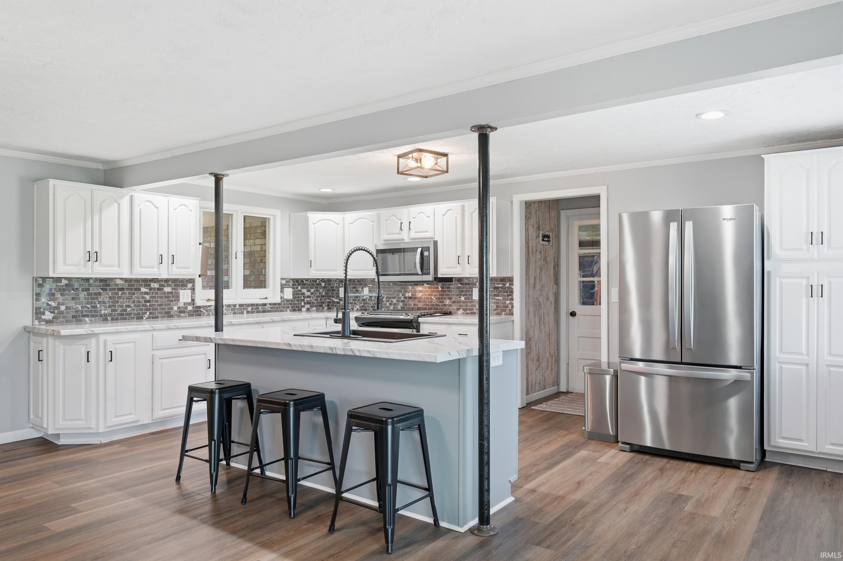 9007 Surrey Drive Pendleton, IN 46064 - Photo 8 of 23