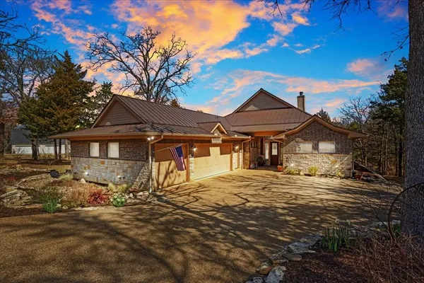 $799,900 | 192 Dove Canyon Drive, Gordonville, TX 76245