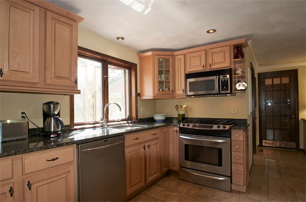 19 Sable Road West Salem, MA 01970 - Photo 8 of 23 Gallery Image 8