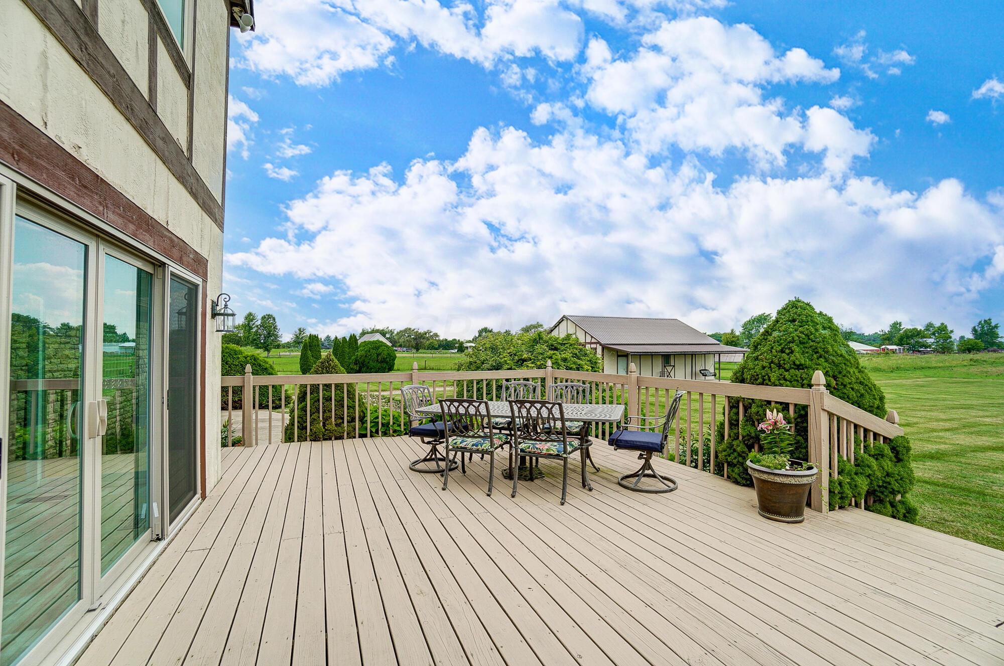 2100 Old Columbus Road London, OH 43140 - Photo 72 of 92 Rear Deck