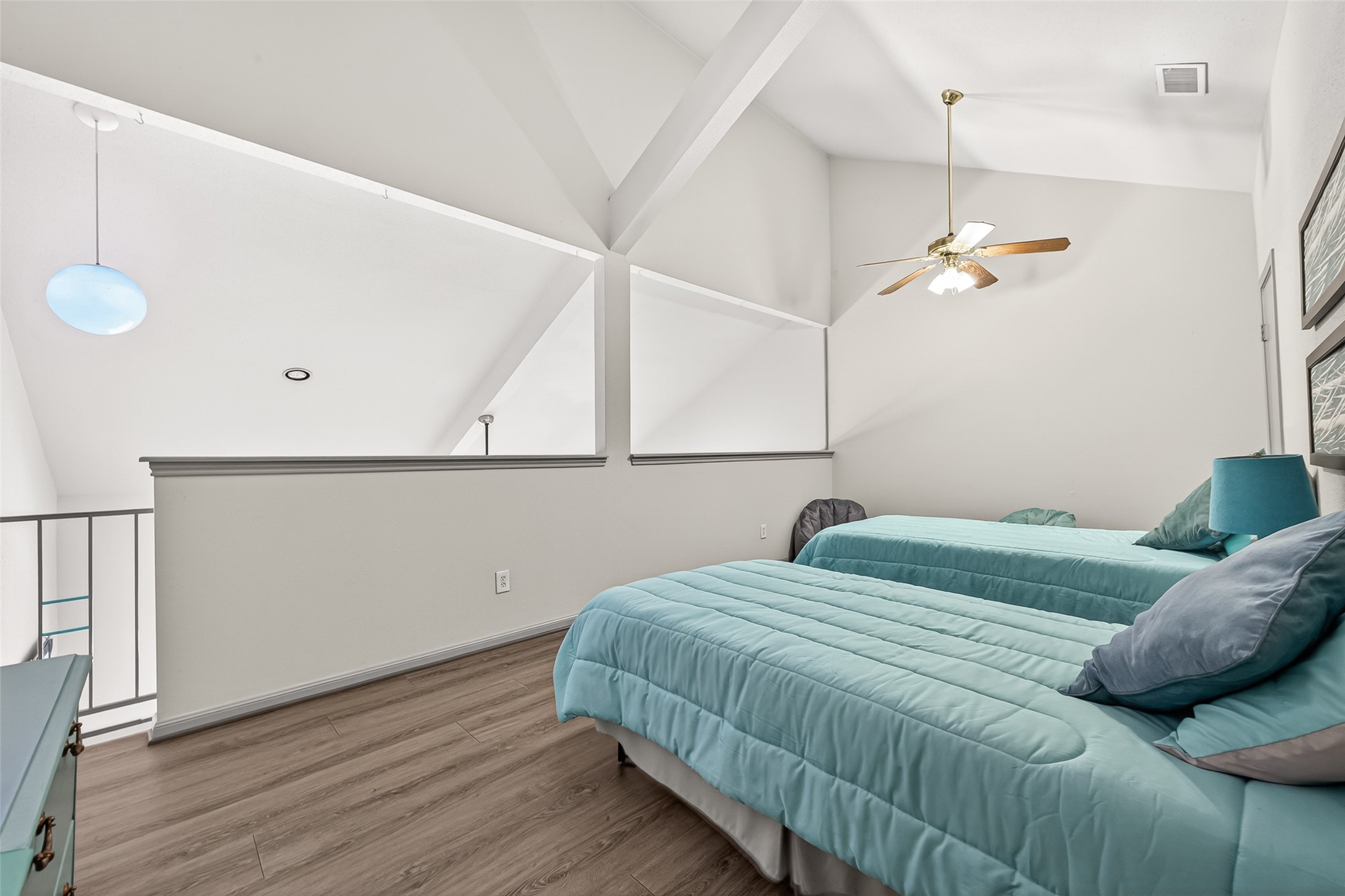 168 April Point Drive South, Unit 168 Conroe, TX 77356 - Photo 25 of 39 a bedroom with a bed and a window