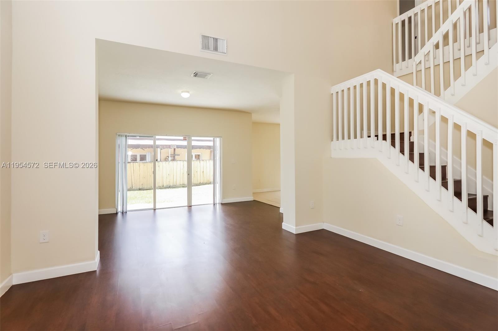 15464 Southwest 18th Lane Miami, FL 33185 - Photo 3 of 15