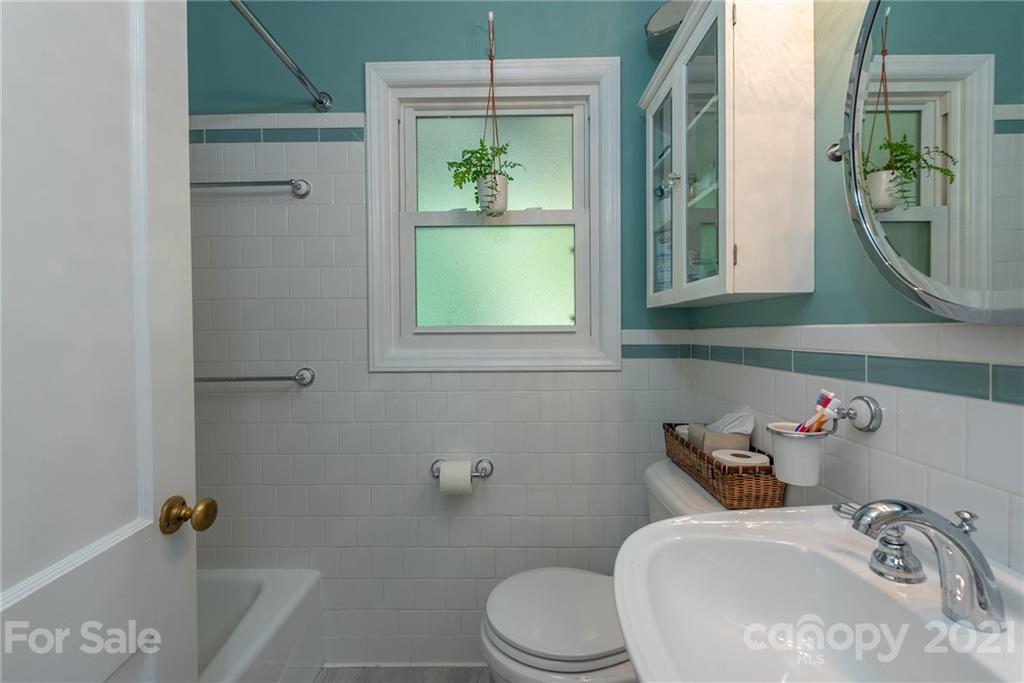 156 Beverly Road Asheville, NC 28805 - Photo 12 of 39 Gallery Image 12