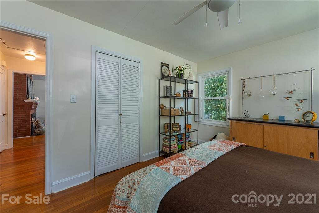 156 Beverly Road Asheville, NC 28805 - Photo 15 of 39 Gallery Image 15