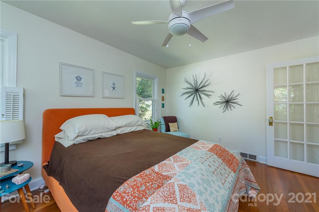 156 Beverly Road Asheville, NC 28805 - Photo 16 of 39 Gallery Image 16