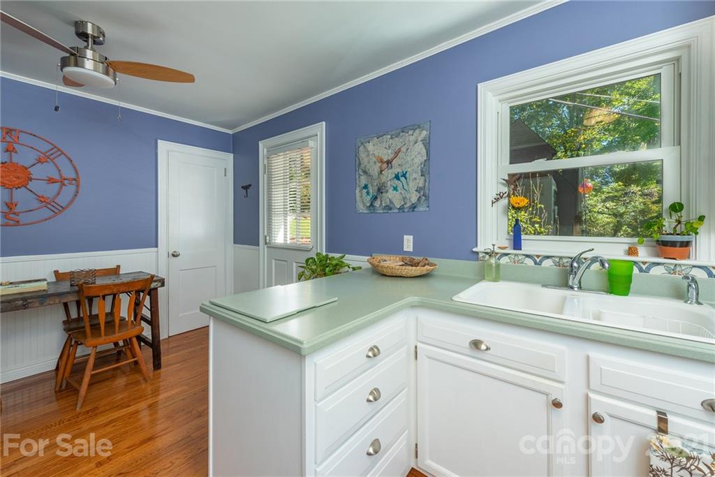 156 Beverly Road Asheville, NC 28805 - Photo 9 of 39 Gallery Image 9