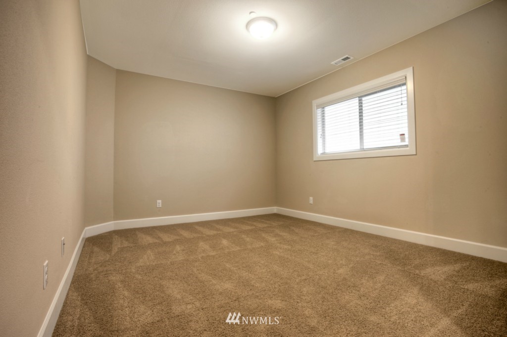 20045 94th Drive Northeast Bothell, WA 98011 - Photo 11 of 13 Gallery Image 11