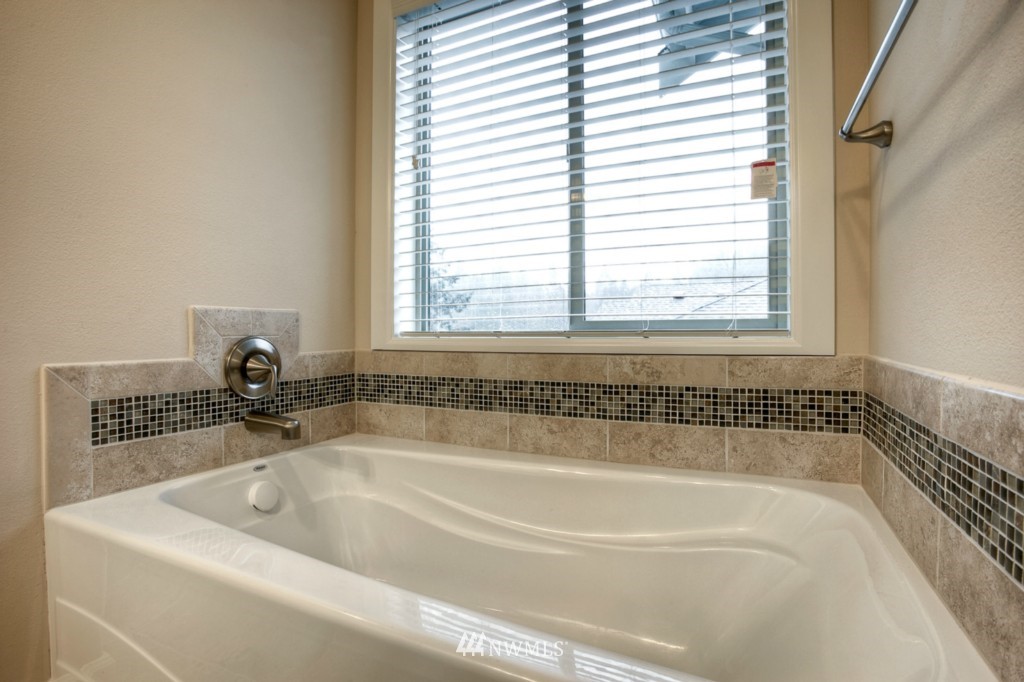 20045 94th Drive Northeast Bothell, WA 98011 - Photo 10 of 13 Gallery Image 10