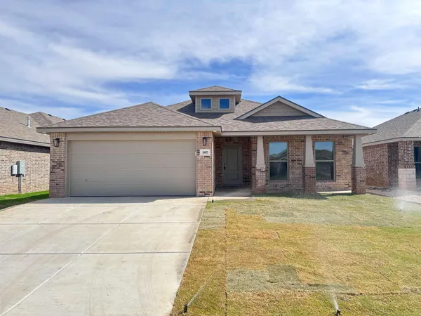 $1,895 | 307 East 24th Street, Wolfforth, TX 79382