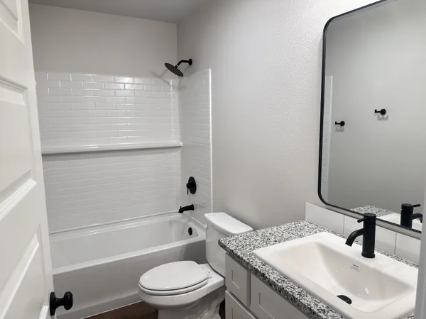 $1,895 | 307 East 24th Street, Wolfforth, TX 79382