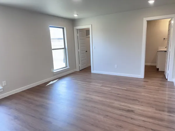 $1,895 | 307 East 24th Street, Wolfforth, TX 79382