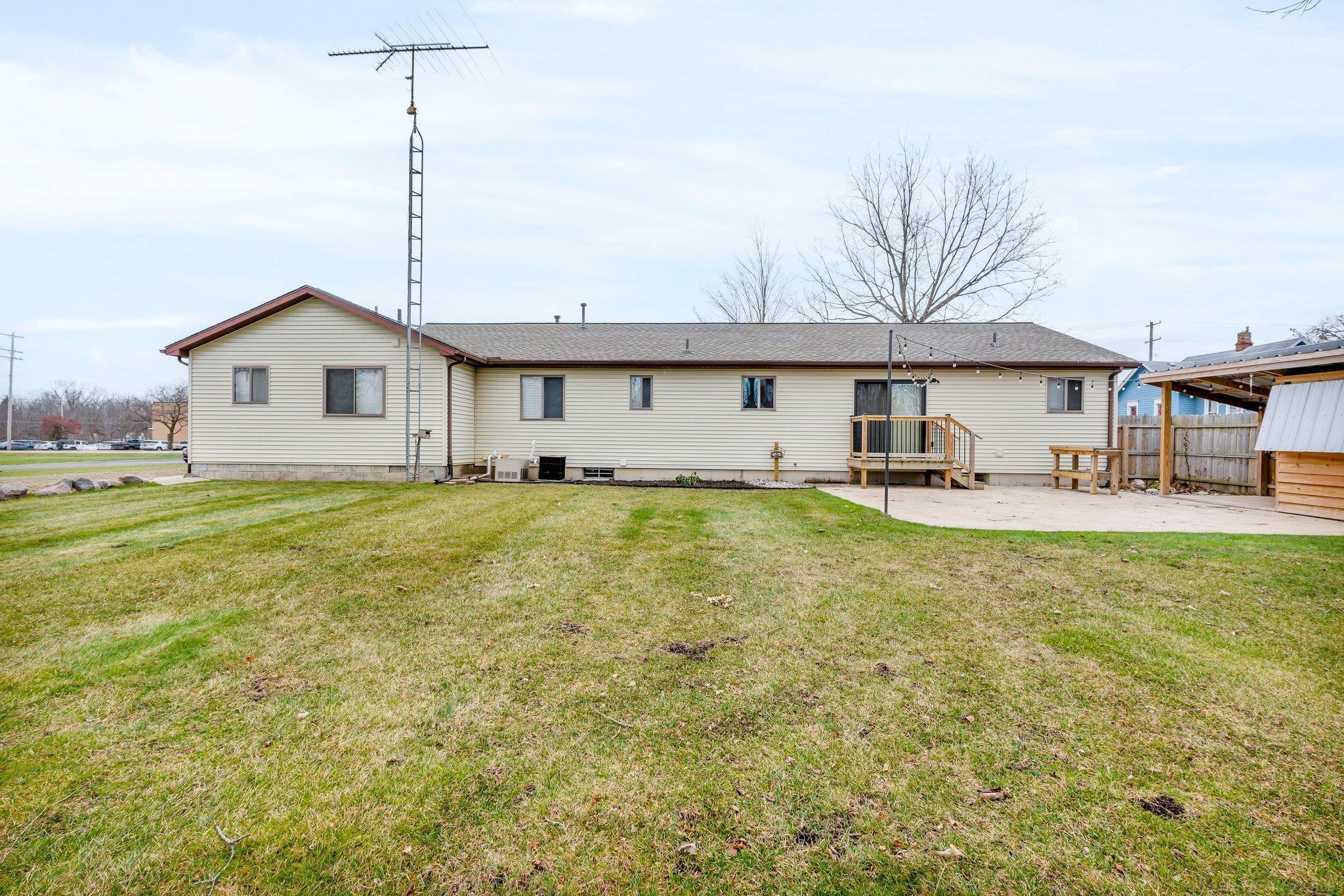 5046 Van Slyke Road Flint, MI 48507 - Photo 23 of 49 50163248-9b6c26c6-e185-4d29-8845-b9f5cac007ee.JPG