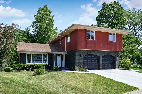 $935,000 | 926 Holliston Court, Schaumburg, IL 60193