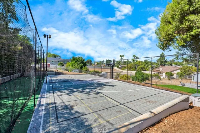 a view of a back yard of the house