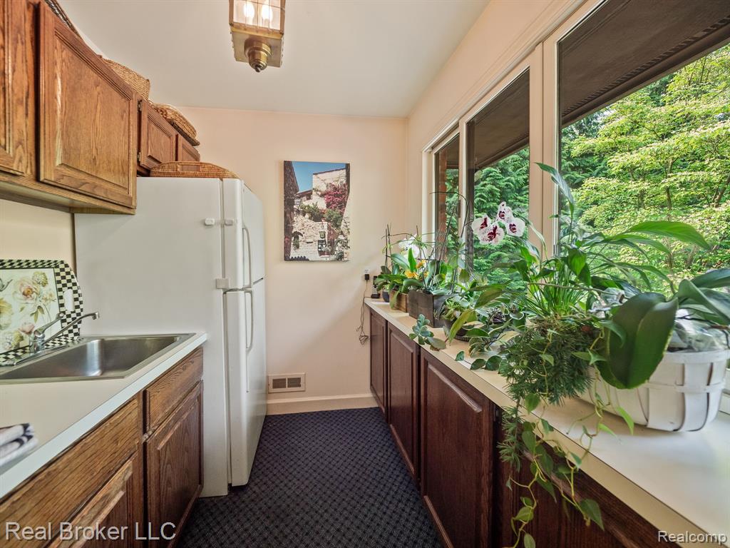1299 Orchard Ridge Road Bloomfield Hills, MI 48304 - Photo 21 of 54 Gallery Image 21