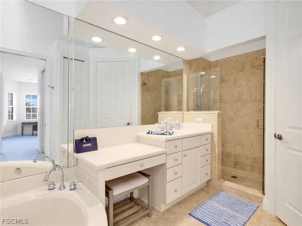 $1,100,000 | 6422 Legacy Circle, Unit 704, Naples, FL 34113
