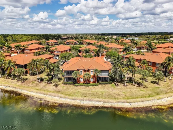 $1,100,000 | 6422 Legacy Circle, Unit 704, Naples, FL 34113
