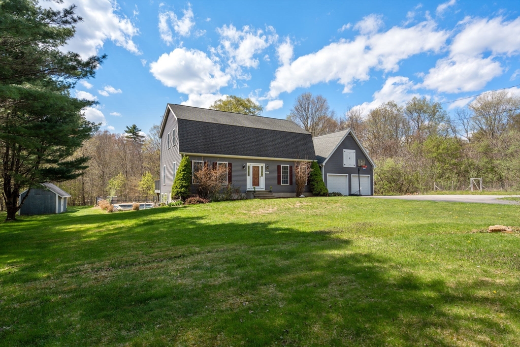 260 Holland Road Sturbridge, MA 01518 - Photo 2 of 38 Gallery Image 2