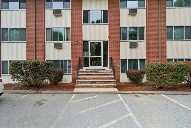 $299,900 | 74 Beach Street, Unit 3, Woburn, MA 01801