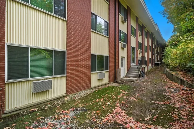 $299,900 | 74 Beach Street, Unit 3, Woburn, MA 01801