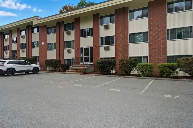 $299,900 | 74 Beach Street, Unit 3, Woburn, MA 01801