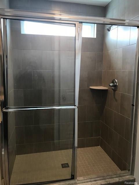 1282 Secretariat Way Howell, MI 48843 - Photo 10 of 11 Master Bath.jpg