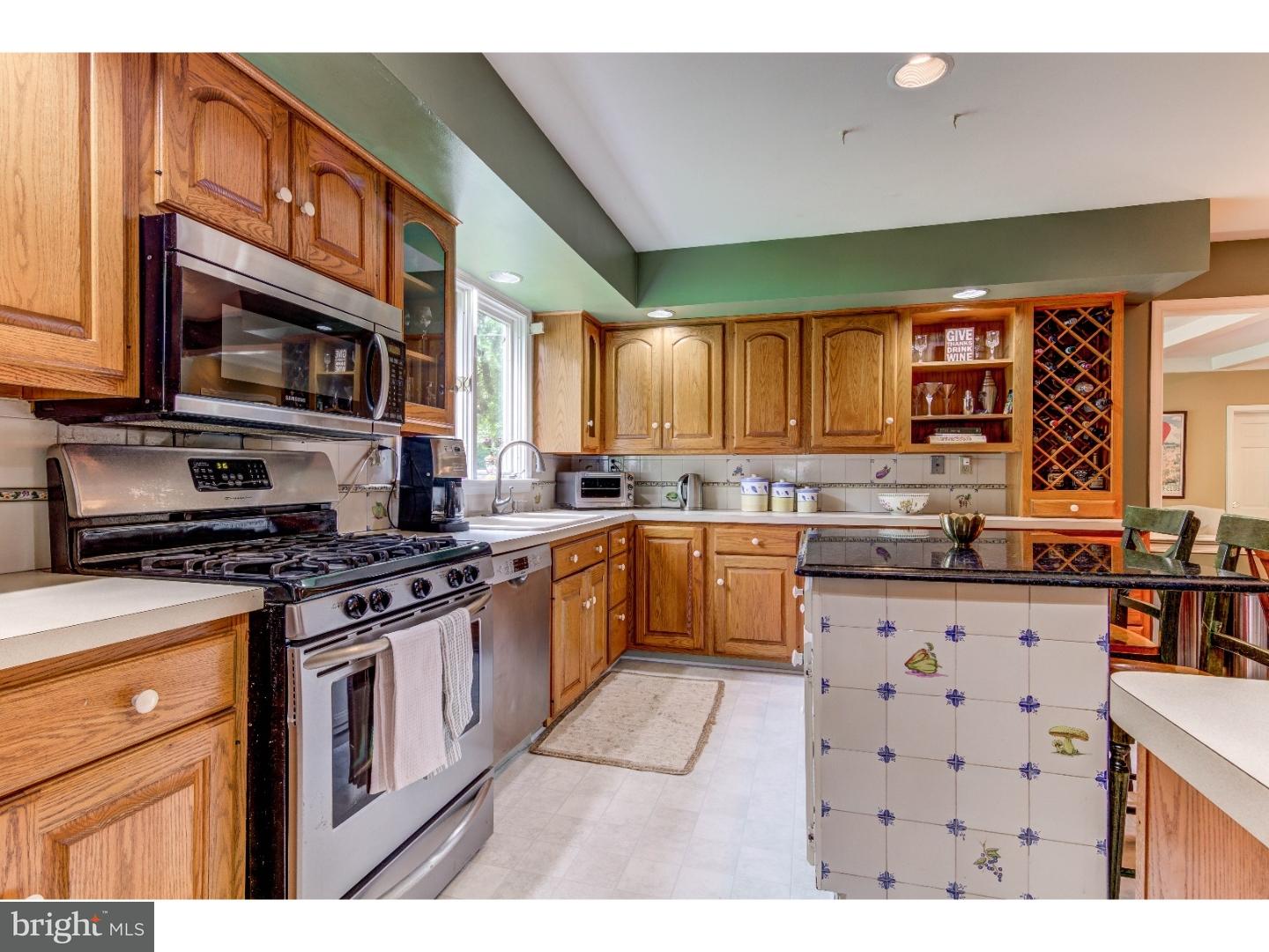 869 Hunt Road Newtown Square, PA 19073 - Photo 8 of 21 Kitchen
