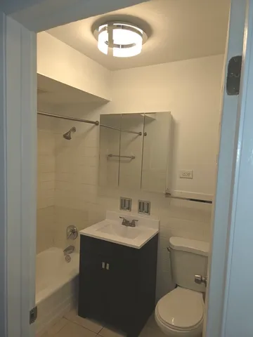 $145,000 | 1115 Holiday Lane, Unit 17, Des Plaines, IL 60016