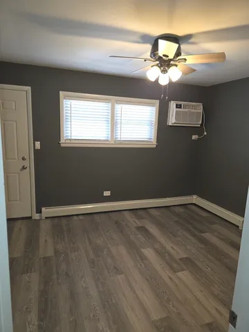 $145,000 | 1115 Holiday Lane, Unit 17, Des Plaines, IL 60016