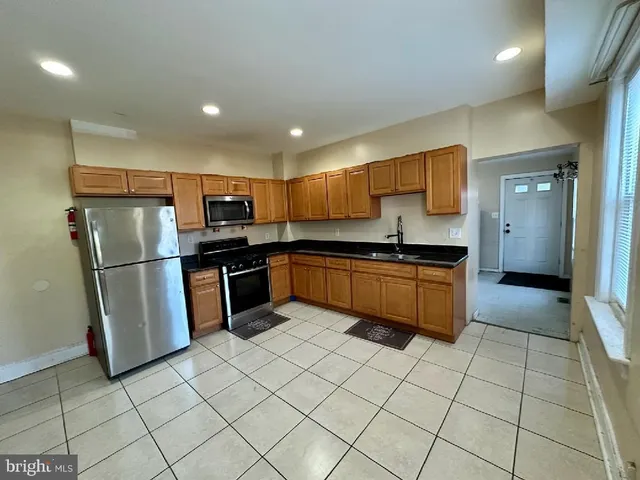 $2,541 | 244 Cleveland Avenue, Trenton, NJ 08629