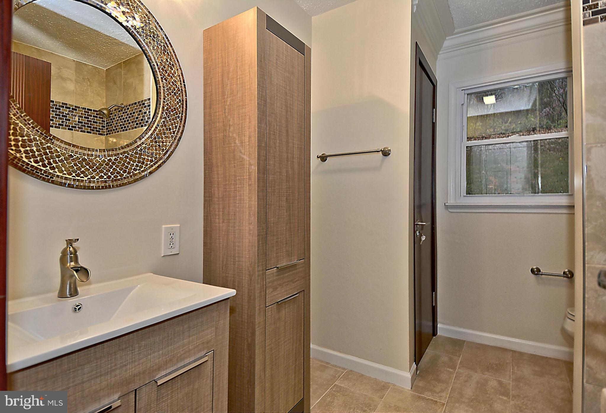 601 Ridge Road Westminster, MD 21157 - Photo 15 of 20 Hall bath