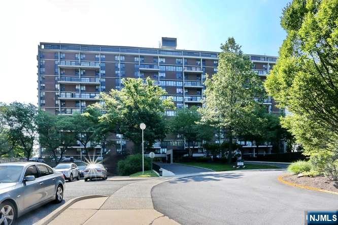1 Horizon Road, Unit 619 Fort Lee, NJ 07024 - Photo 2 of 43