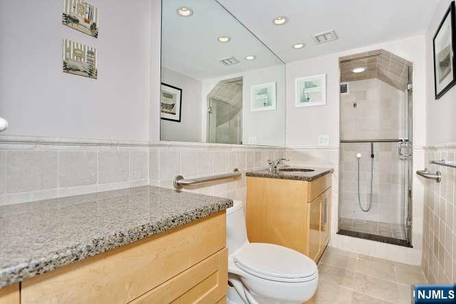 1 Horizon Road, Unit 619 Fort Lee, NJ 07024 - Photo 22 of 43