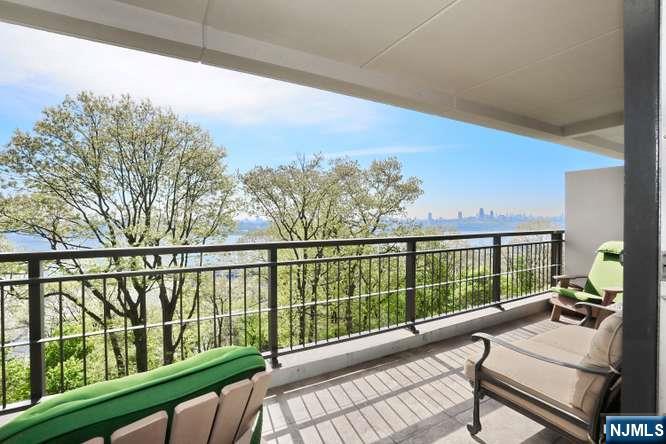 1 Horizon Road, Unit 619 Fort Lee, NJ 07024 - Photo 7 of 43