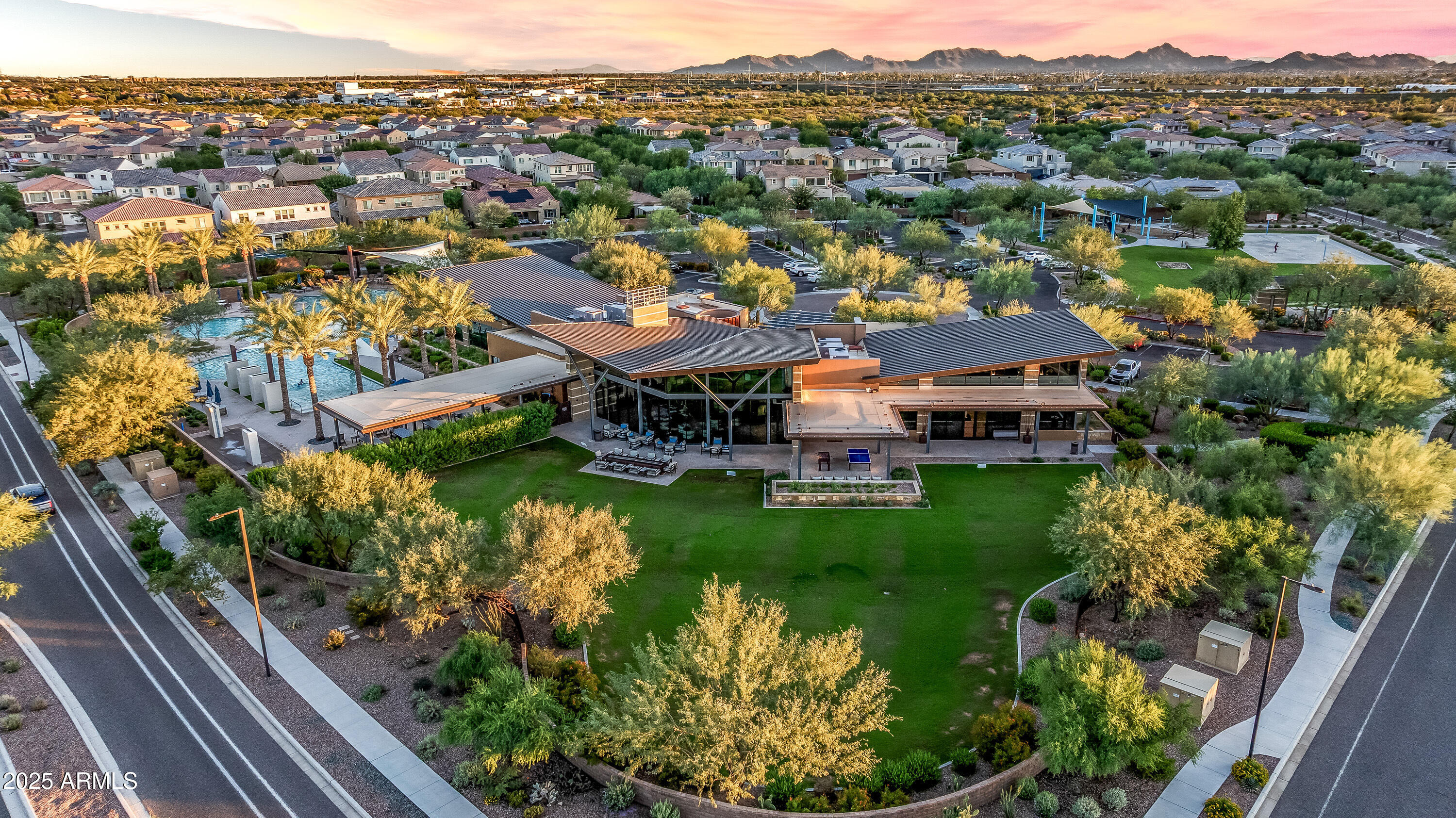 22211 North 31st Street Phoenix, AZ 85050 - Photo 79 of 94 a view of a city with garden