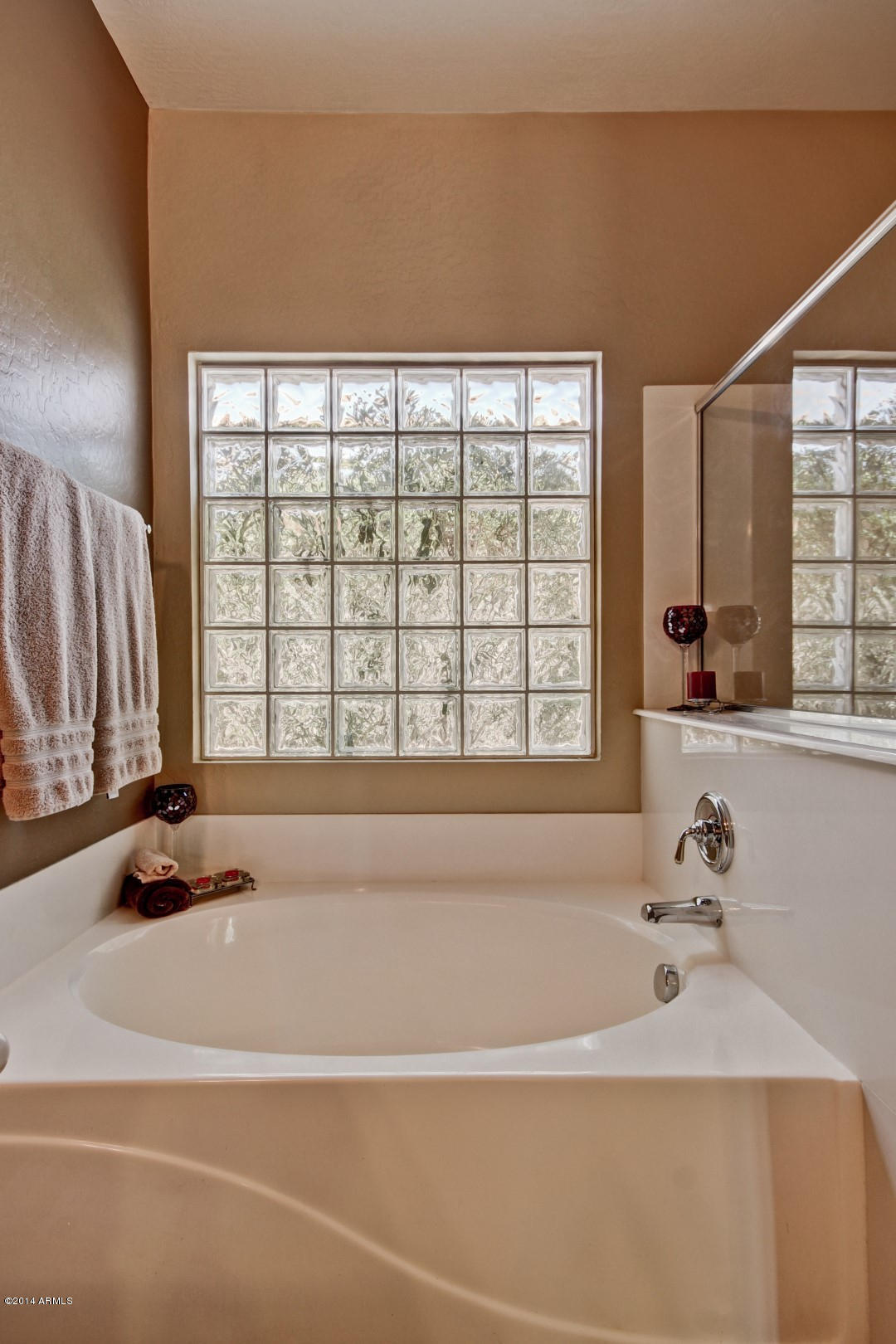 17586 West Agave Court Goodyear, AZ 85338 - Photo 25 of 46 Garden Tub w/ Glass Block Accent