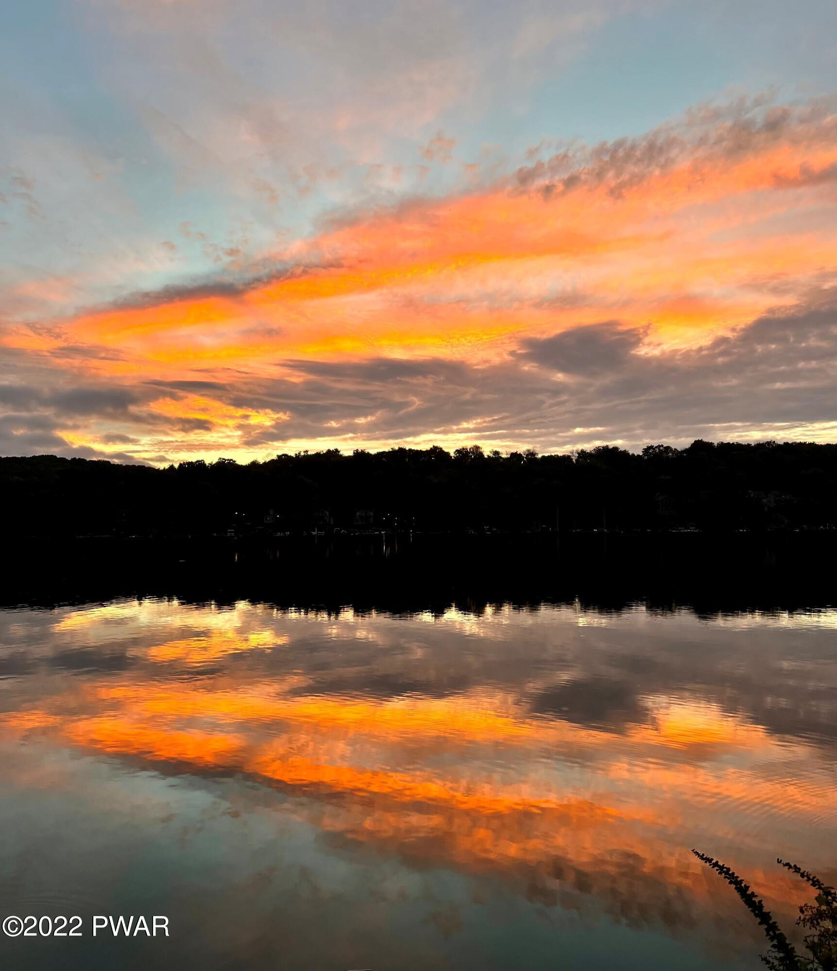 21 Roamingwood Road Lake Ariel, PA 18436 - Photo 4 of 85