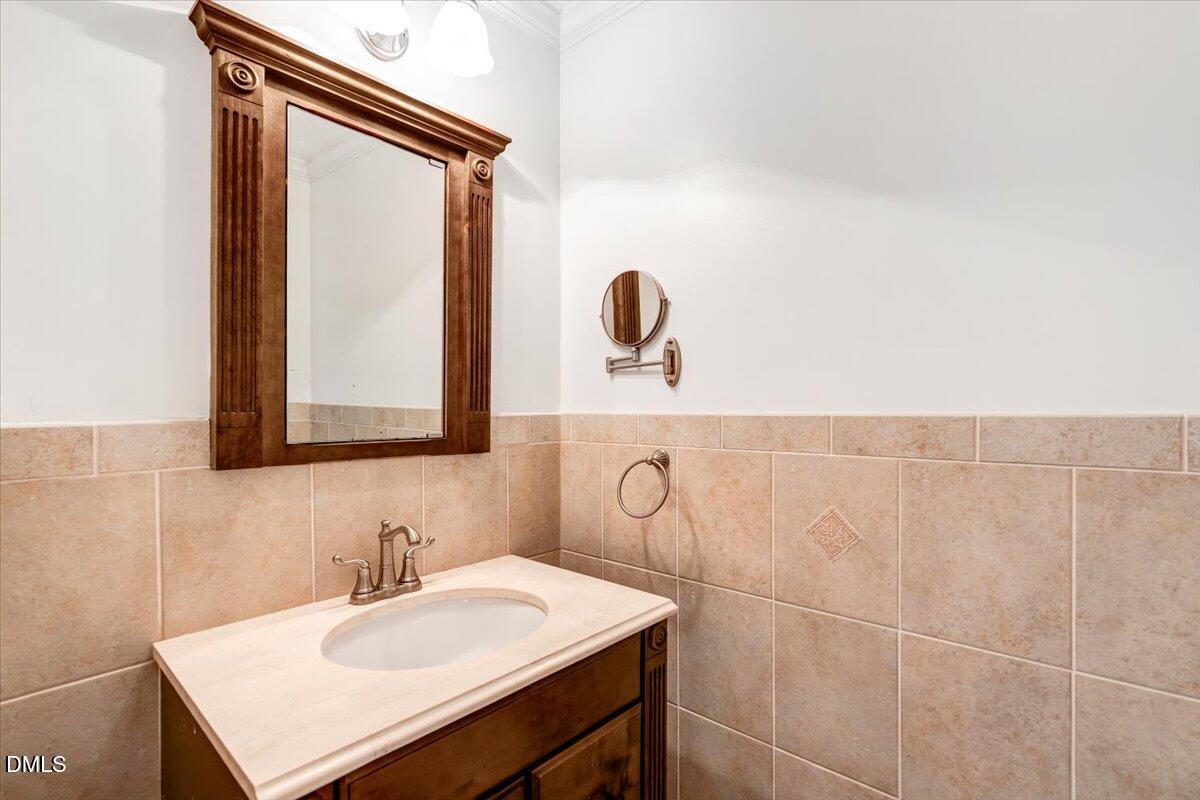 301 Brown Circle Rolesville, NC 27571 - Photo 20 of 31 Second Bath