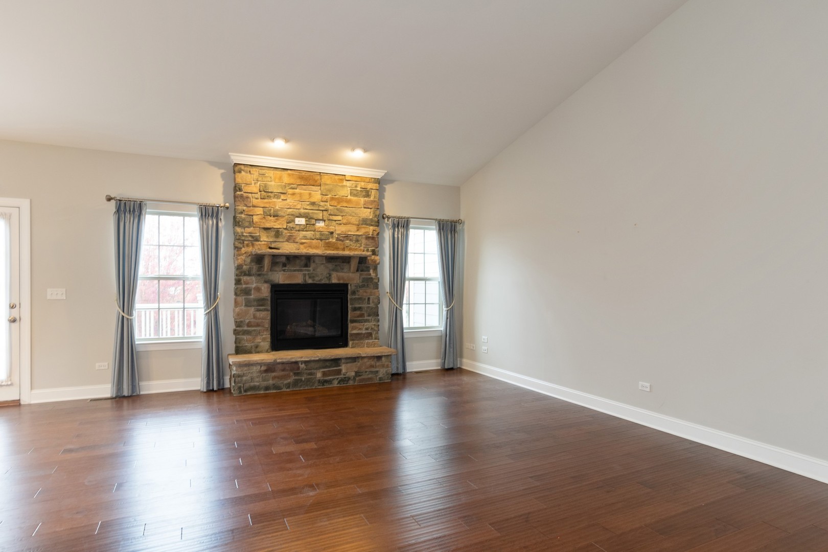 3802 Ridge Pointe Drive Geneva, IL 60134 - Photo 3 of 15