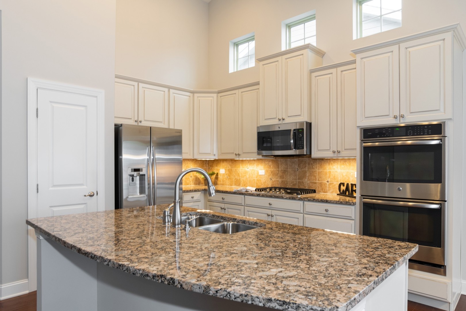 3802 Ridge Pointe Drive Geneva, IL 60134 - Photo 4 of 15