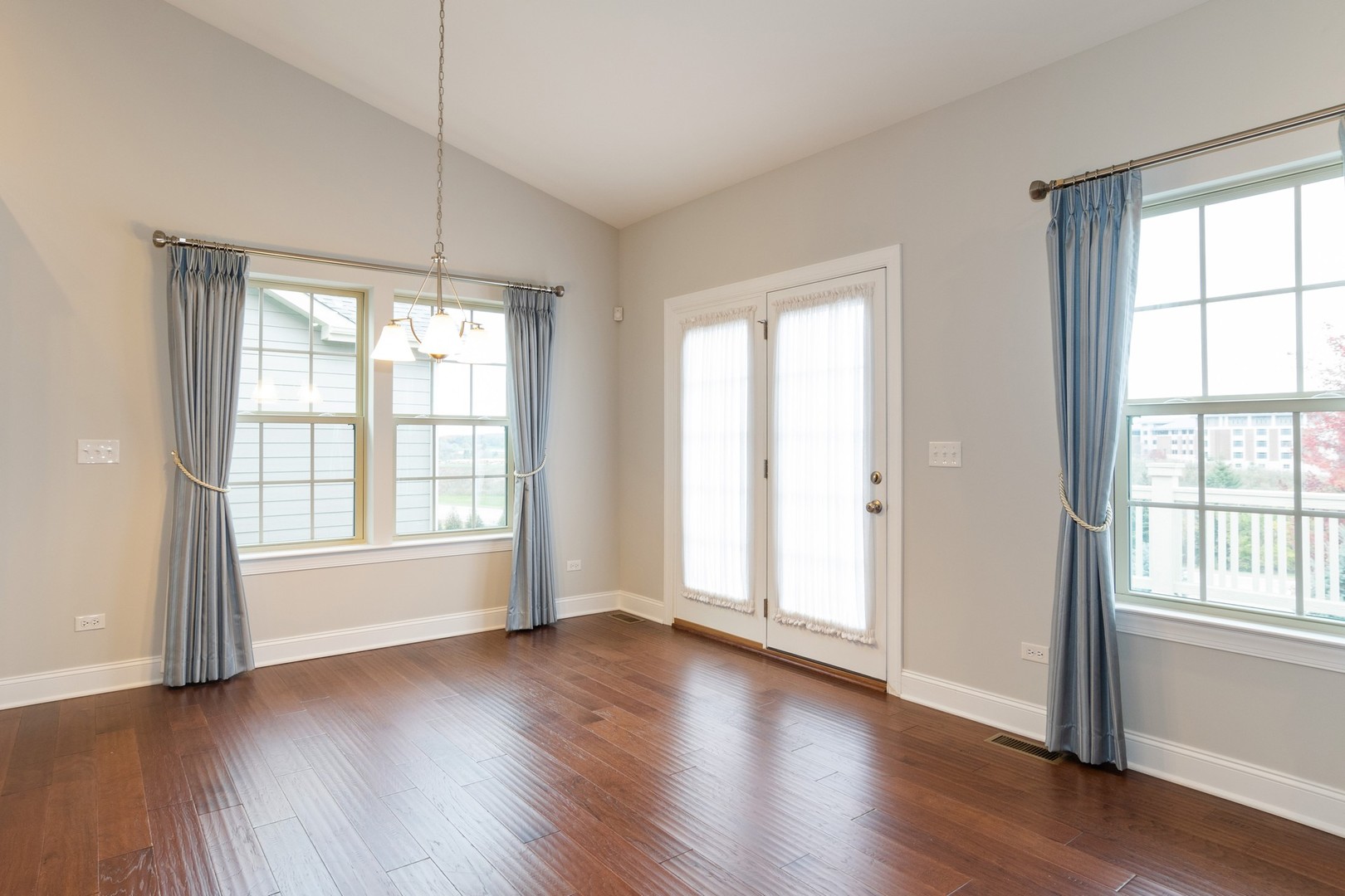 3802 Ridge Pointe Drive Geneva, IL 60134 - Photo 5 of 15