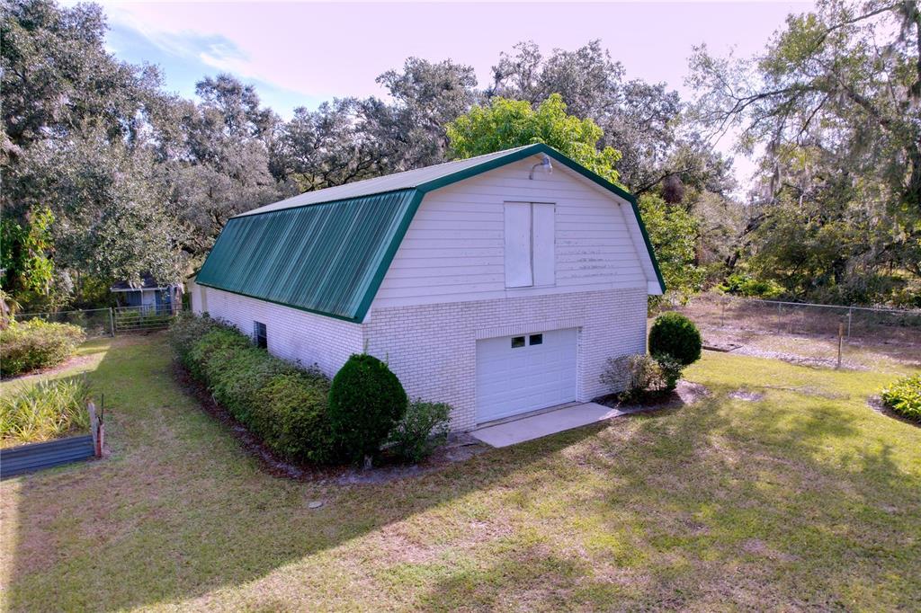 9471 McIntosh Road Dover, FL 33527 - Photo 17 of 29