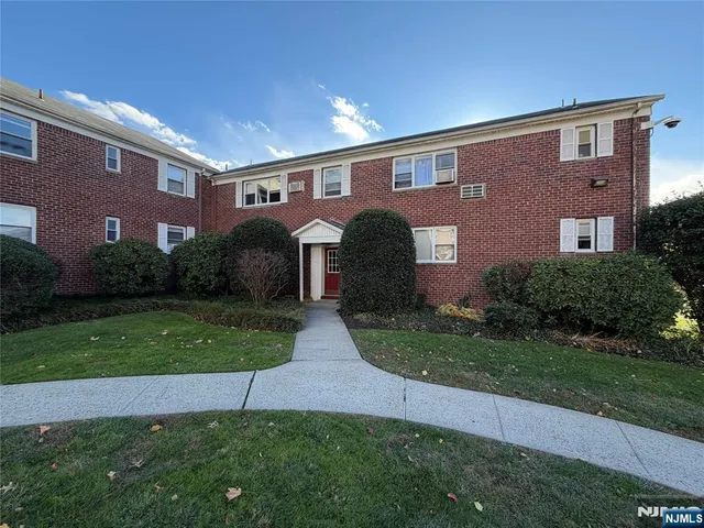 $1,300 | 245 Passaic Avenue, Unit A38, Passaic, NJ 07055