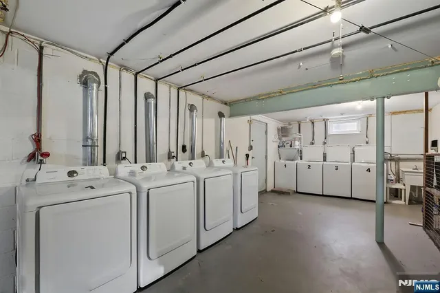 a view of utility room with washer and dryer